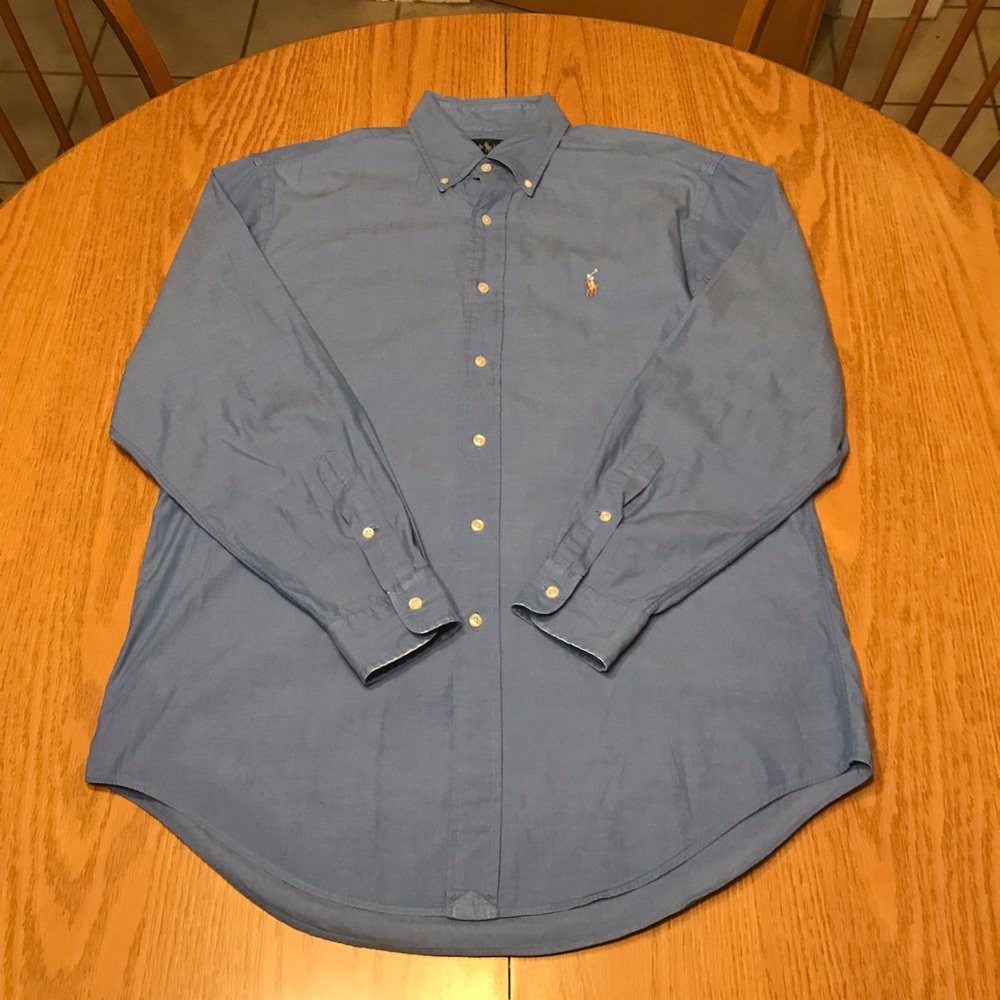 Ralph Lauren Button down. Size M.
